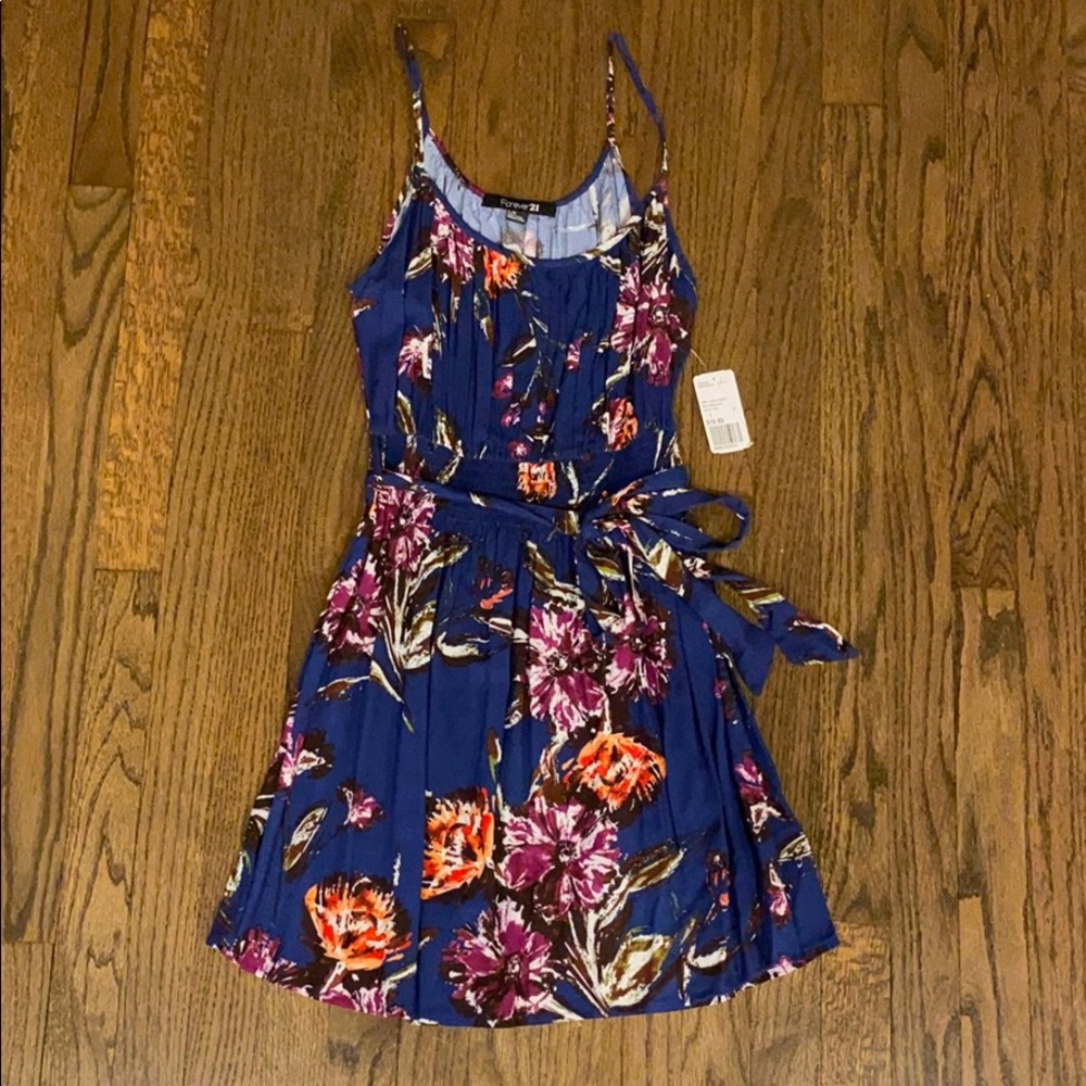 Forever 21 floral dress size large NWT